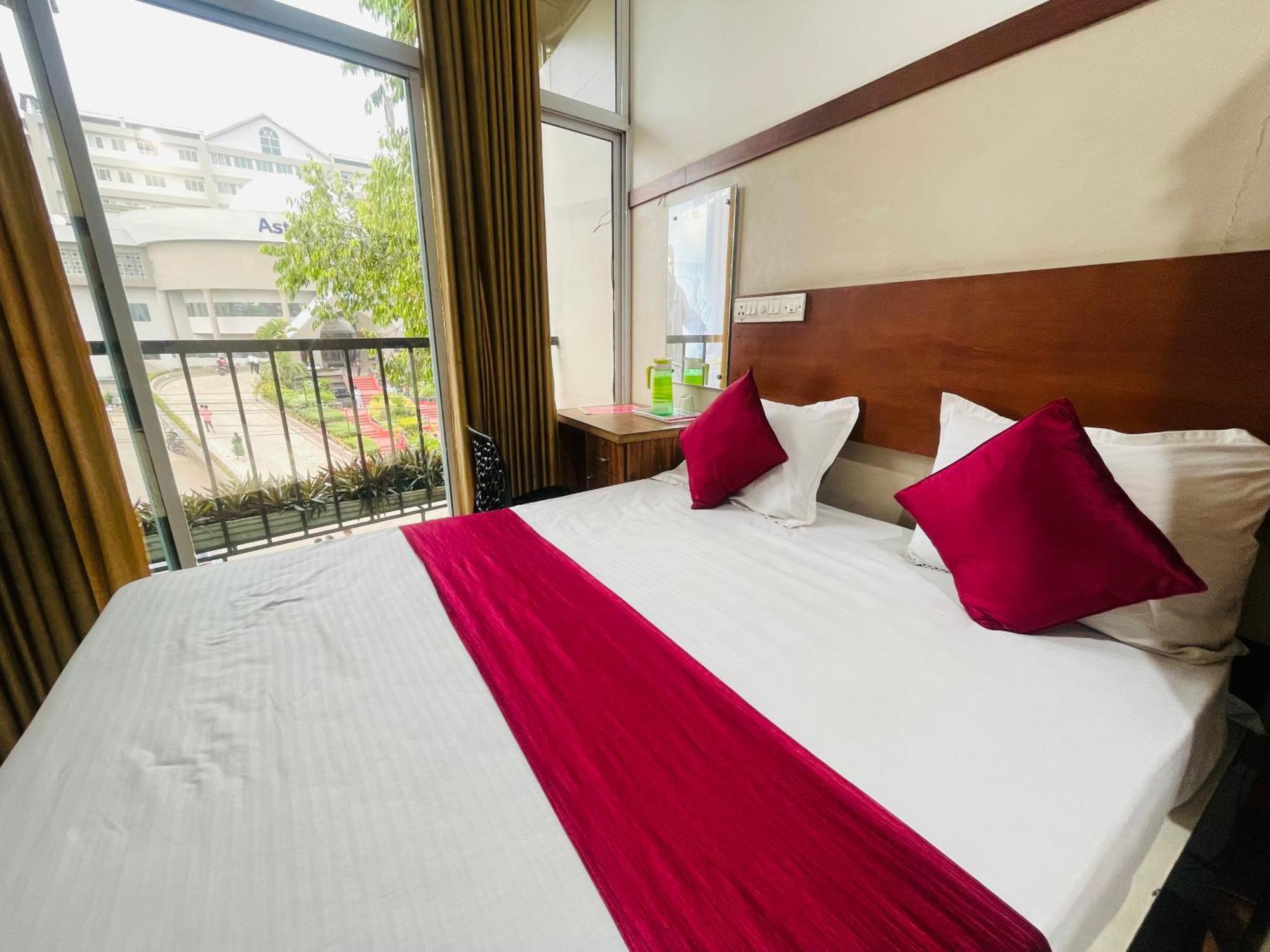 Rio Rooms Mims Calicut ภายนอก รูปภาพ